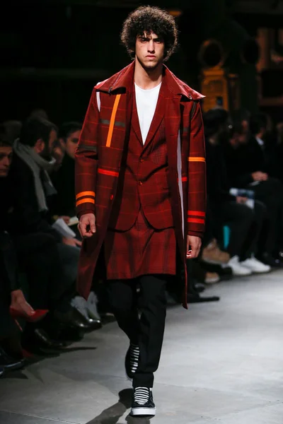 Look 29